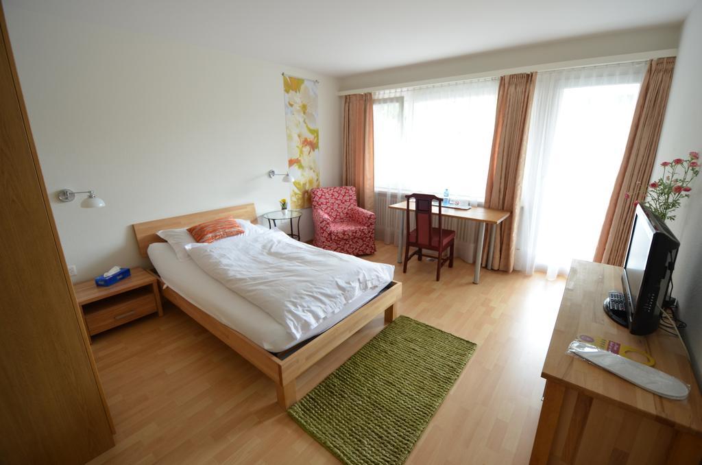 City Hotel Wettingen Oda fotoğraf